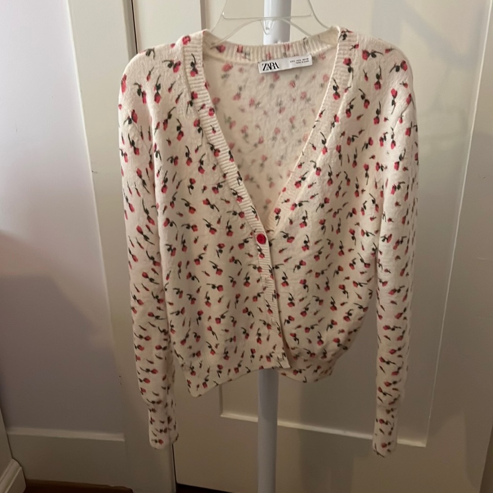 NWOT Zara Floral Cardigan